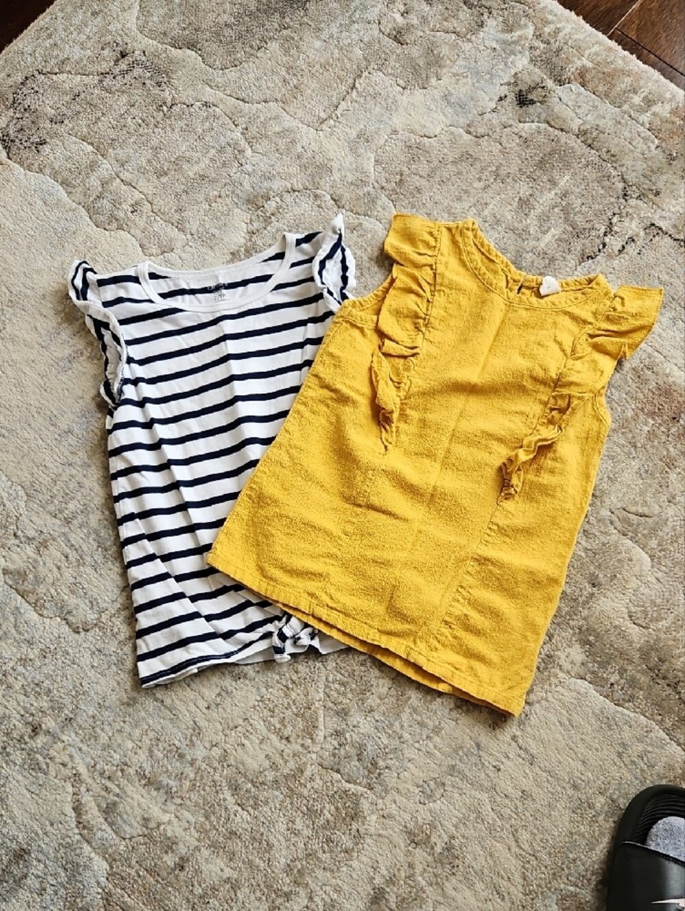 Girls Size 7 Lot - 4 Sleeveless Ruffle Detail Tops - Picture 3 of 3
